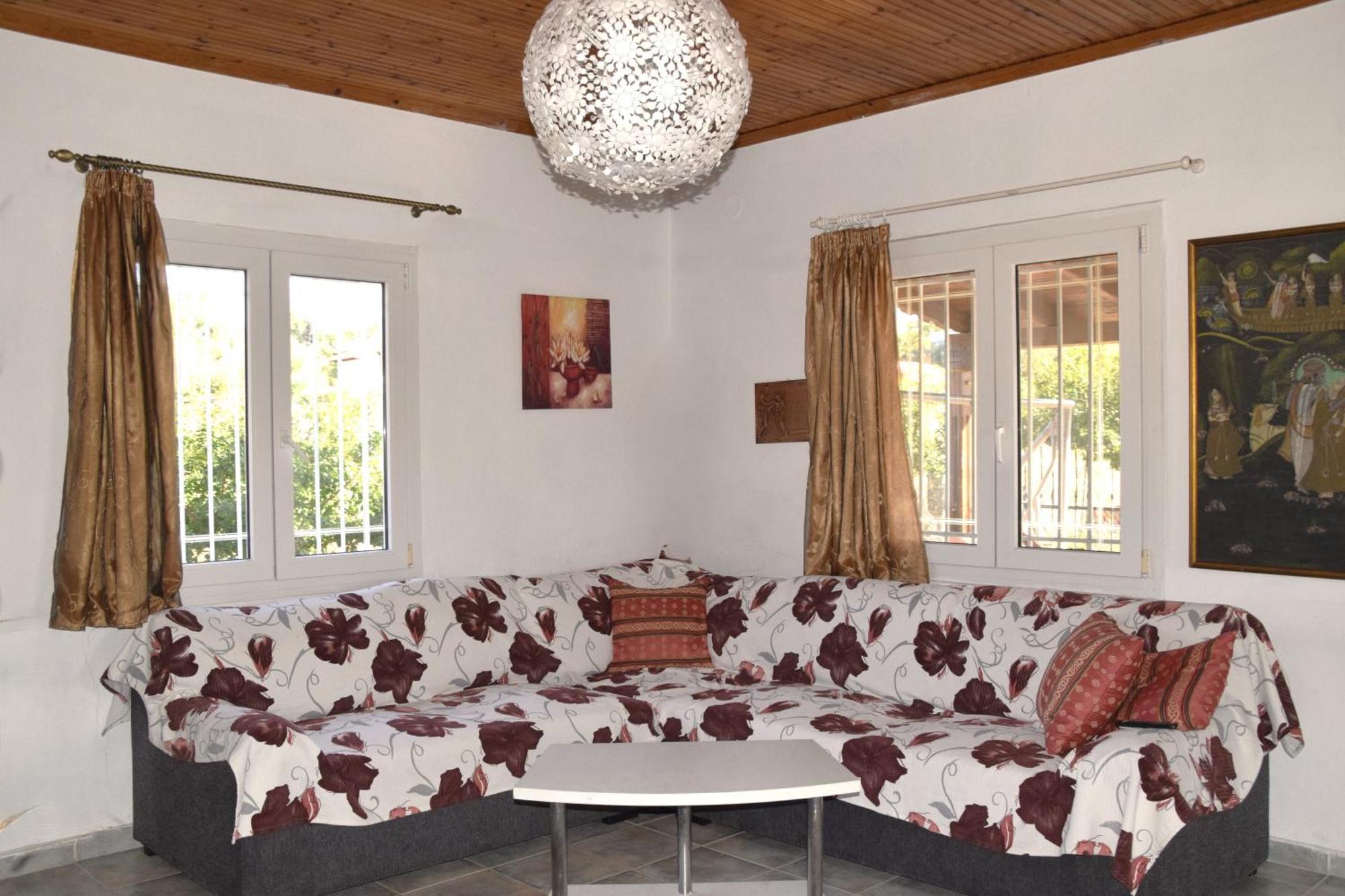 Holiday home Amarantos Beautiful Garden House
